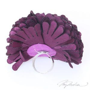 Anillo de Bisutería Flor de Tela FLOR2 Violeta de la Colección CORONA