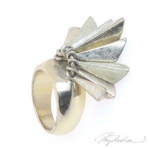 Anillo en Dorado Pálido GUIND1 de la Colección CORONA
