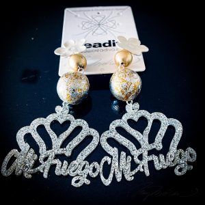 Pendientes Corona con abalorios y metacrilato de corte. Personalizable